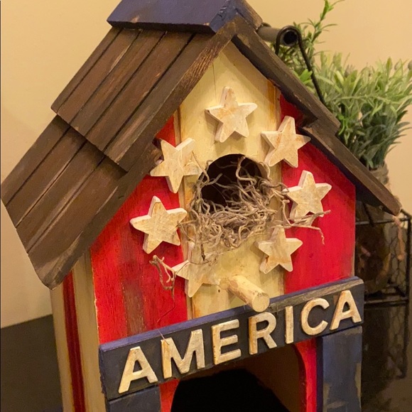 🇺🇸⭐️”America” handpainted birdhouse - Picture 3 of 10